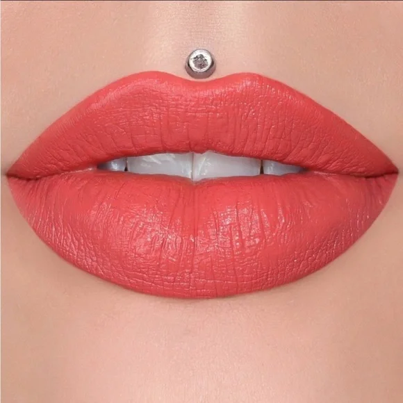 Jeffree Star Velvet Trap Lipstick in Ranch Girl - Picture 5 of 5